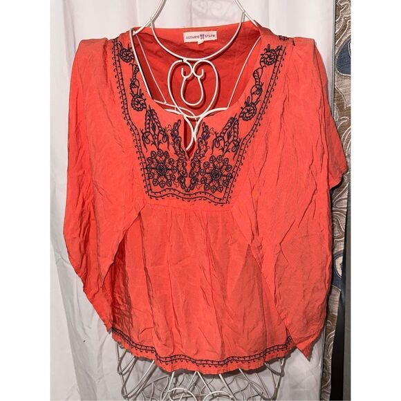Beautiful Altar’d State, size large, short sleeve, red/orange blouse w/ blue sti - Picture 1 of 3